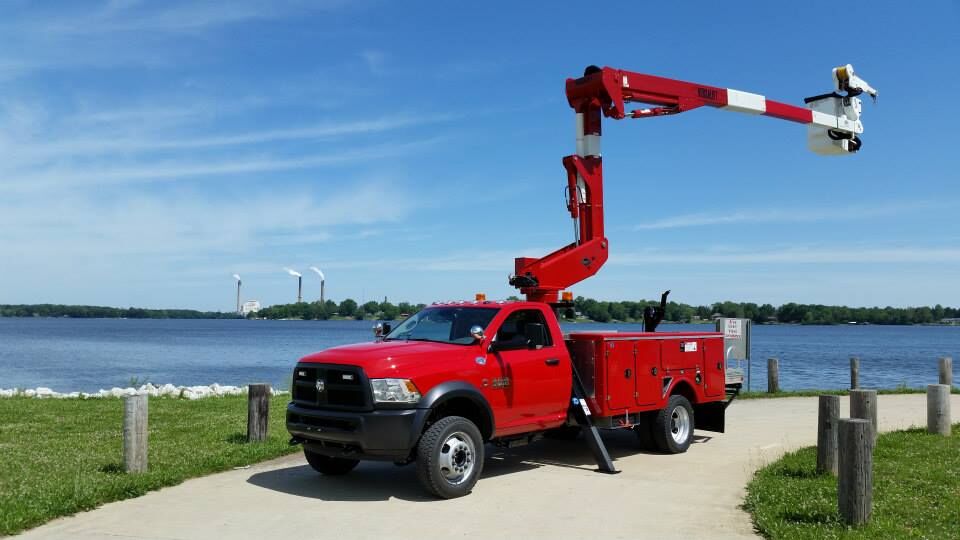 Versalift Bucket Trucks In Springfield Il Drake Scruggs